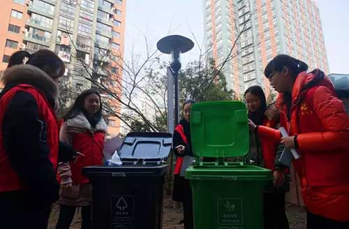 垃圾分類系列： 垃圾桶蓋合起來！